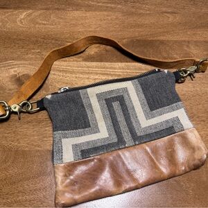 Rais Case Gray Purse